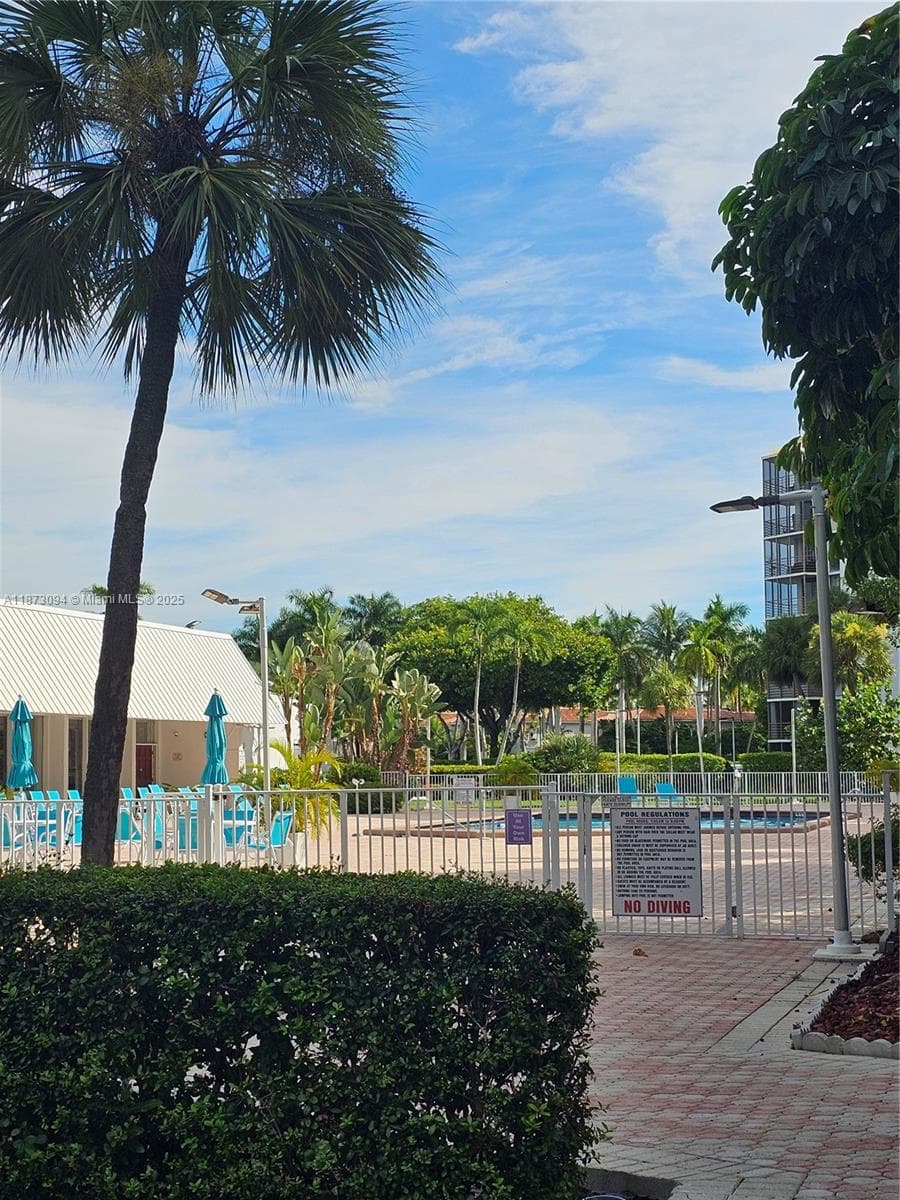 20400 W Country Club Dr # 315, Aventura FL 33180 — 6