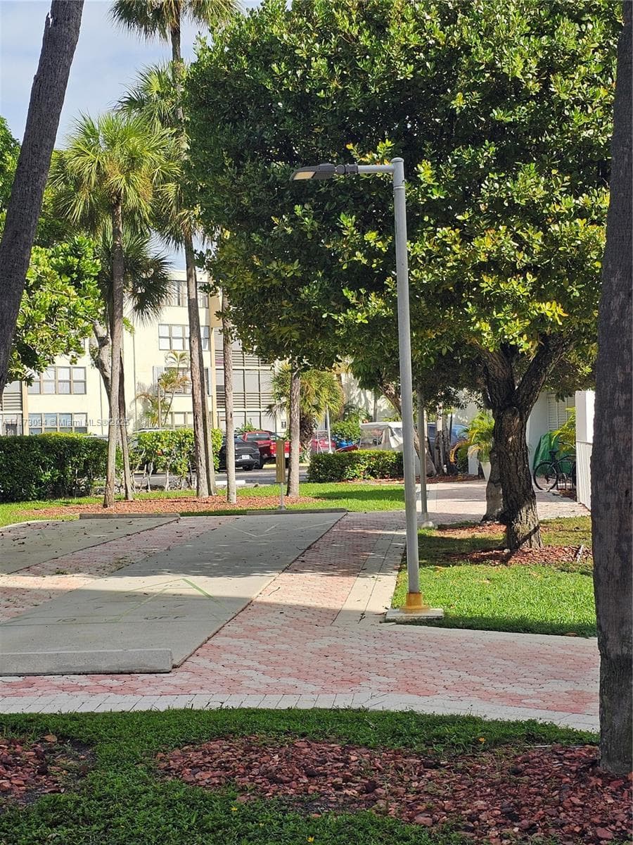 20400 W Country Club Dr # 315, Aventura FL 33180 — 5