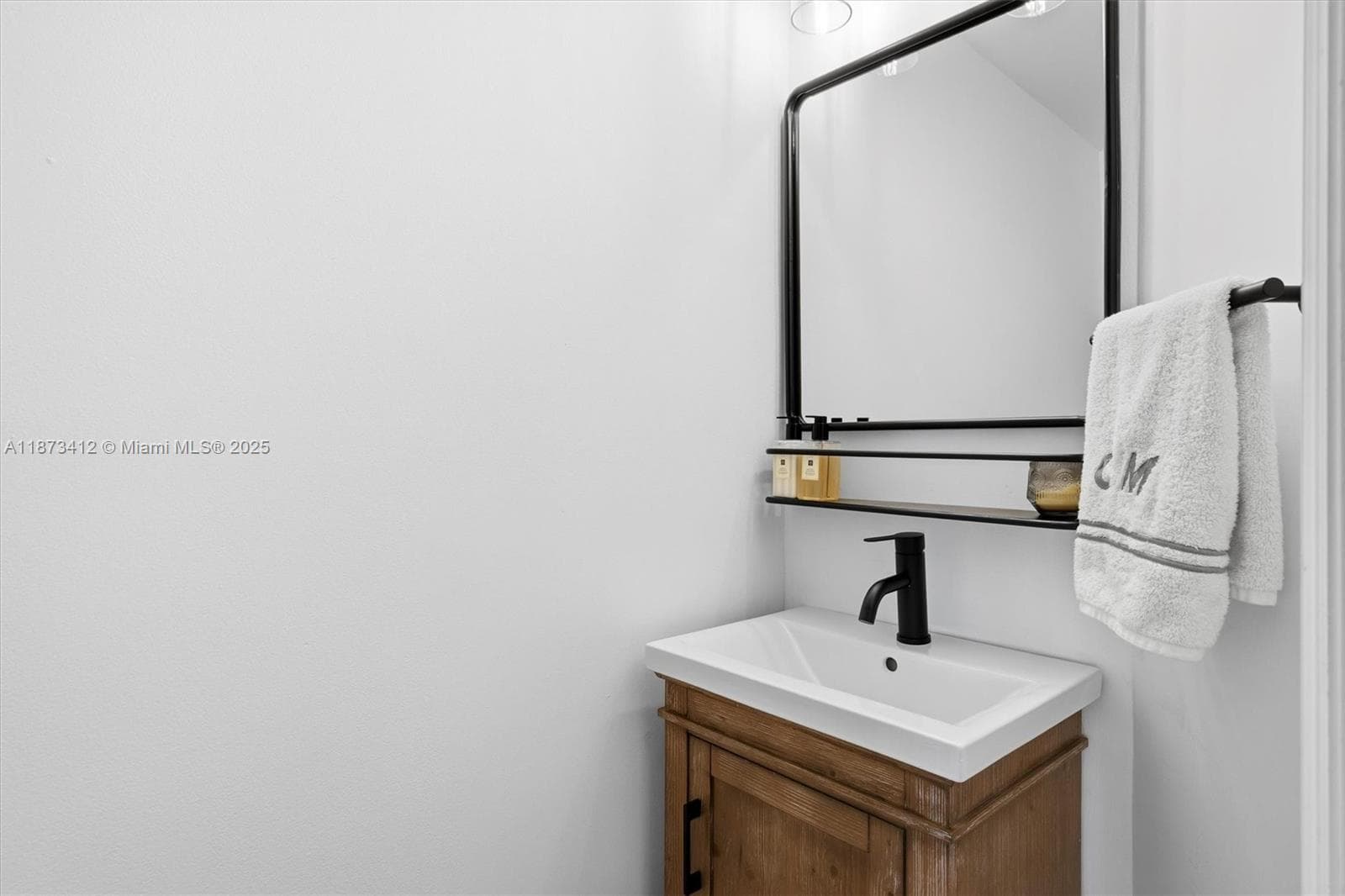 701 Brickell Key Blvd # 1106, Miami FL 33131 — 30