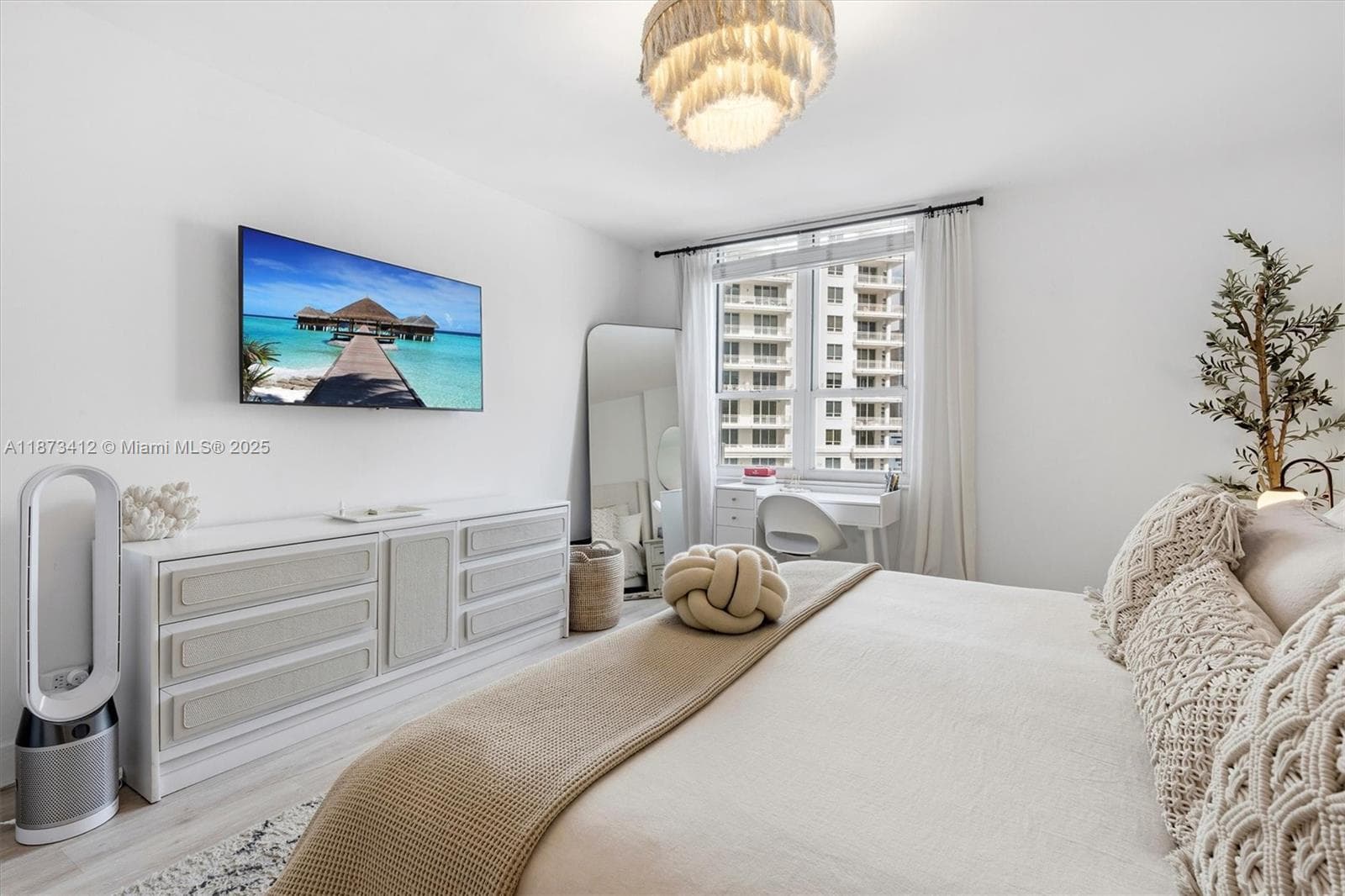 701 Brickell Key Blvd # 1106, Miami FL 33131 — 34