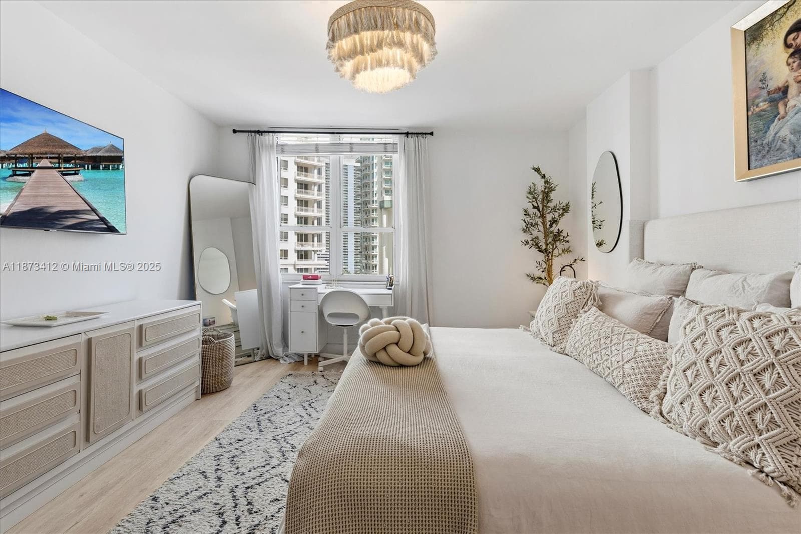 701 Brickell Key Blvd # 1106, Miami FL 33131 — 33