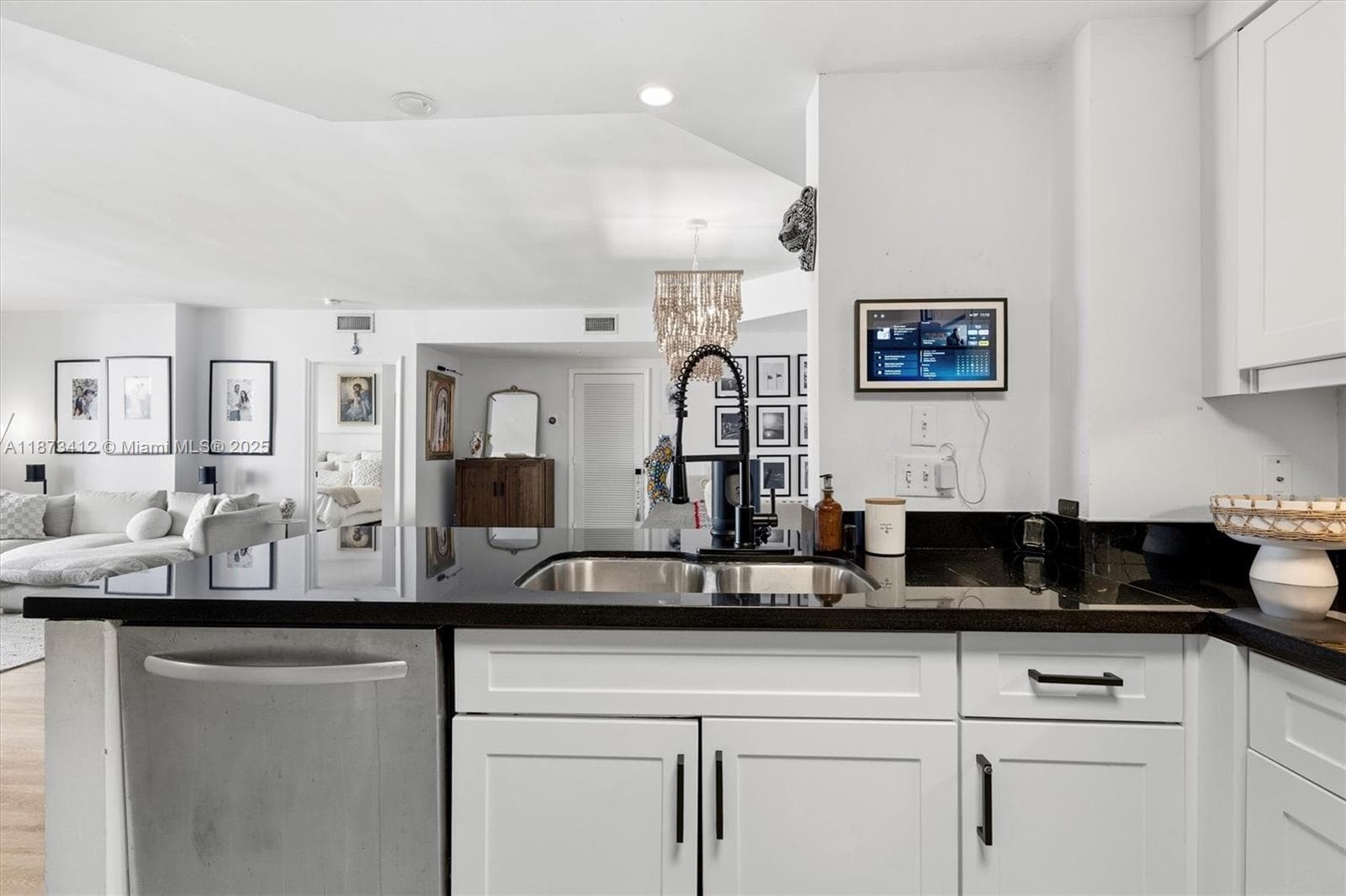 701 Brickell Key Blvd # 1106, Miami FL 33131 — 41