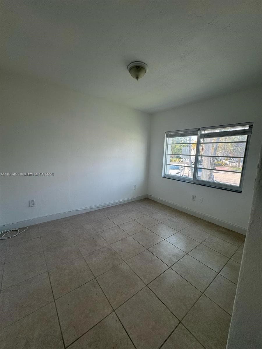 7207 Bay Dr # 6, Miami Beach FL 33141 — 5