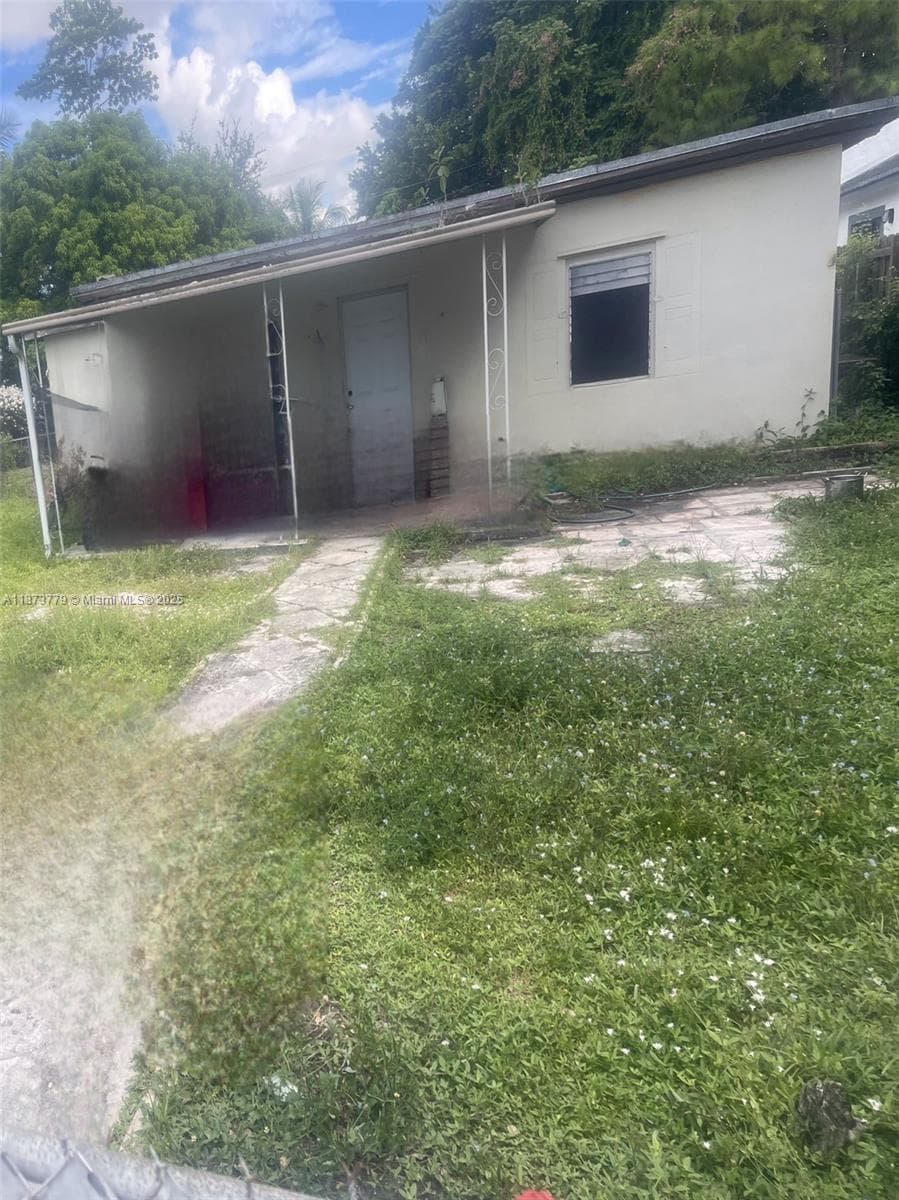 2011 NW 96th St, Miami FL 33147 — 1