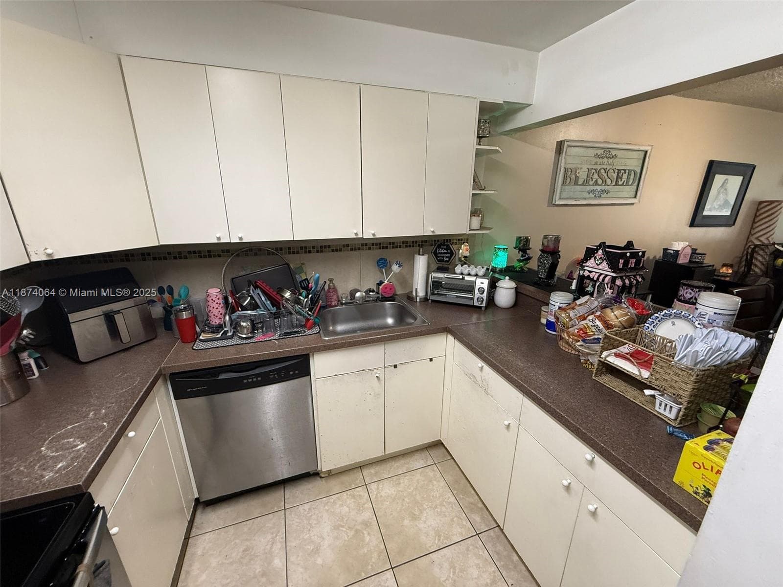 6940 Miami Gardens Dr # 122, Hialeah FL 33015 — 6