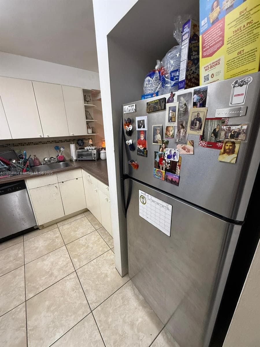 6940 Miami Gardens Dr # 122, Hialeah FL 33015 — 10