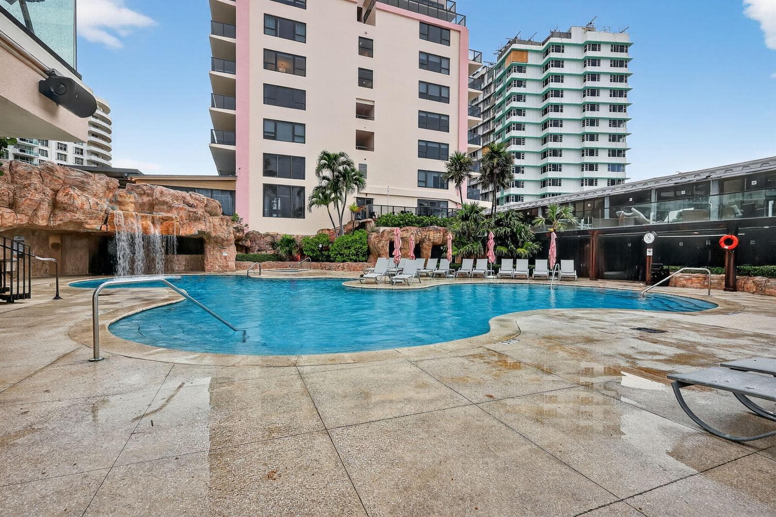 5225 Collins Avenue # 1408, Miami Beach FL 33140 — 33
