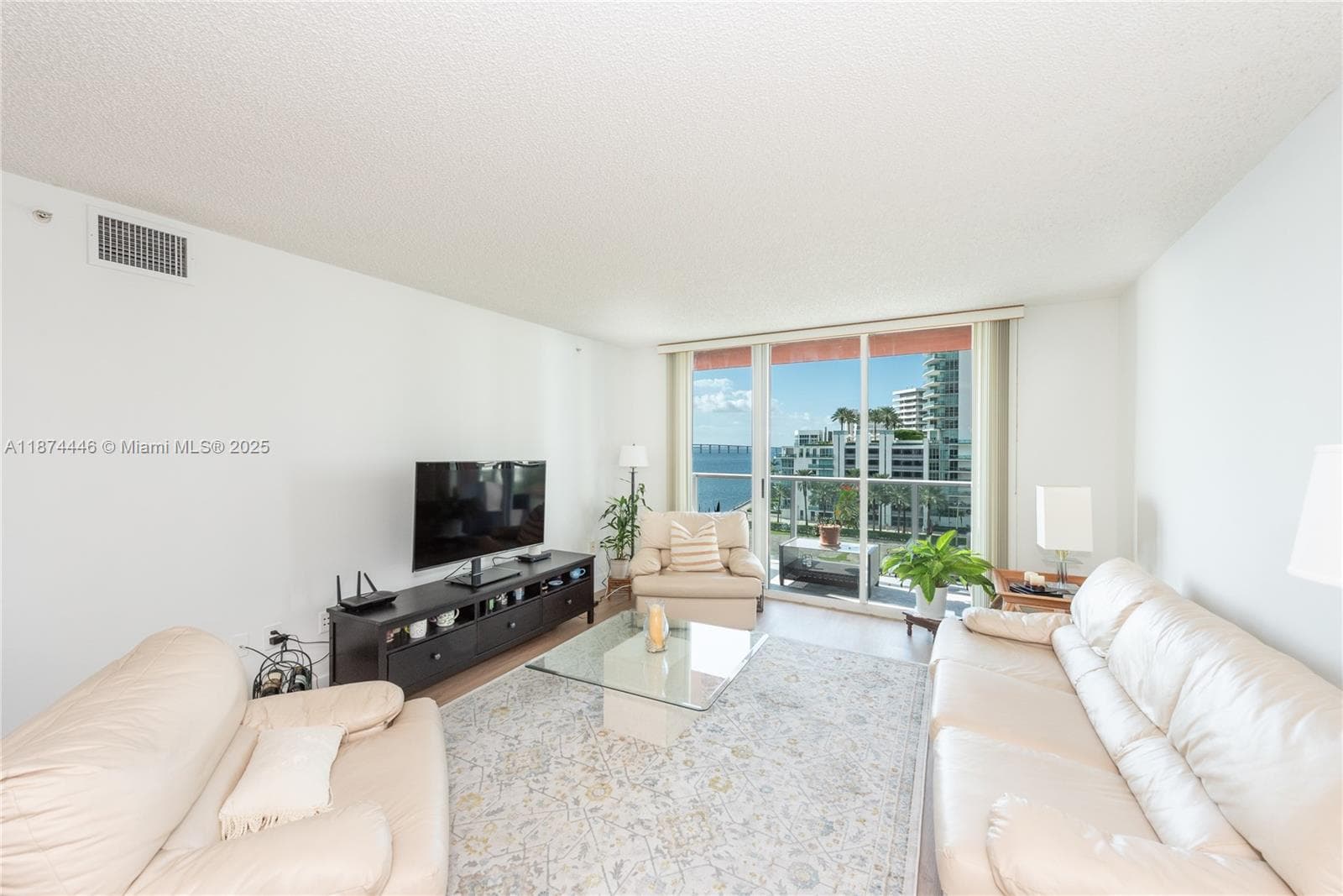 1155 Brickell Bay Dr # 609, Miami FL 33131 — 2