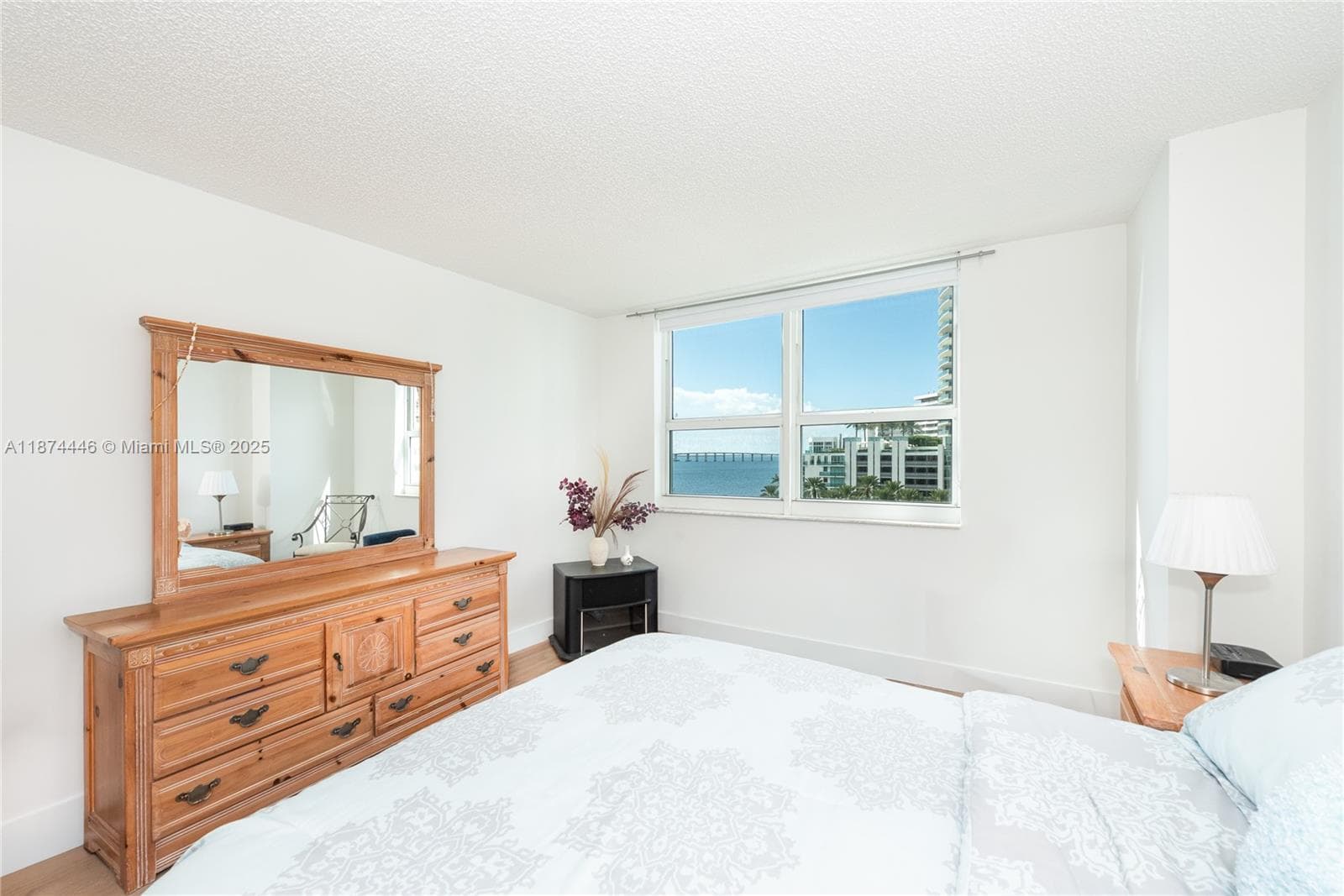 1155 Brickell Bay Dr # 609, Miami FL 33131 — 11