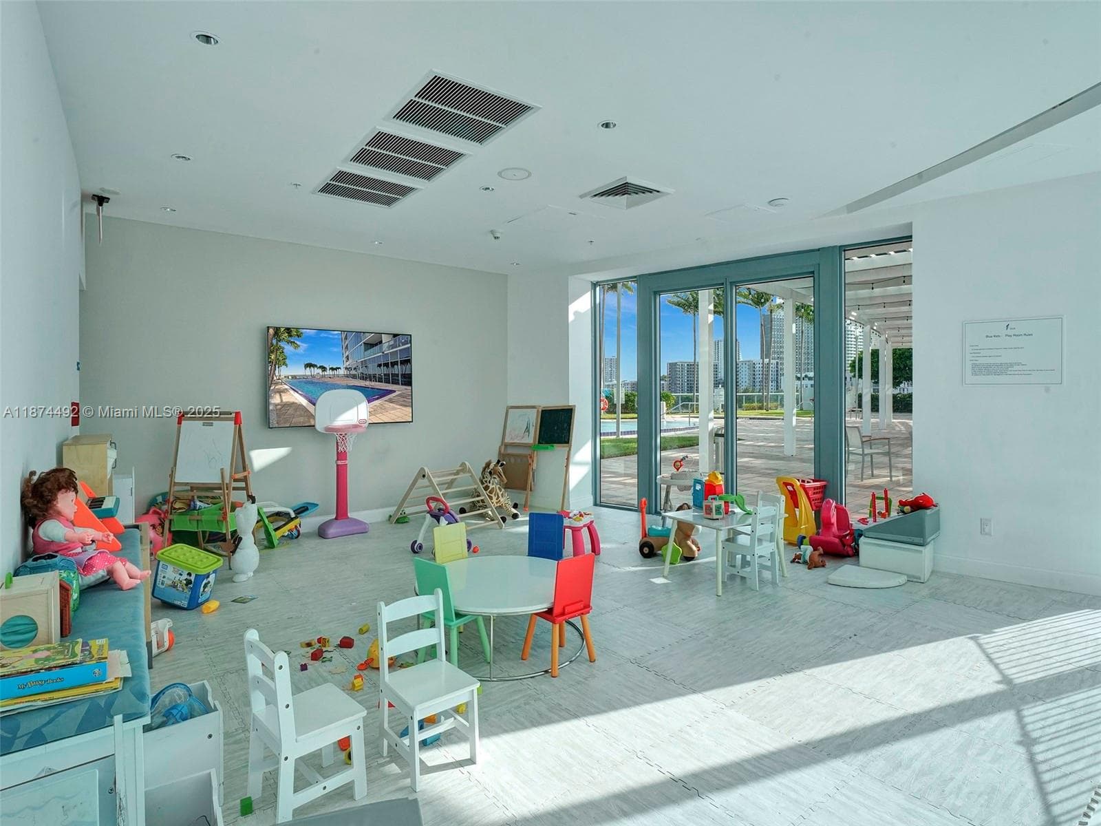 601 NE 36th St # 2703, Miami FL 33137 — 44