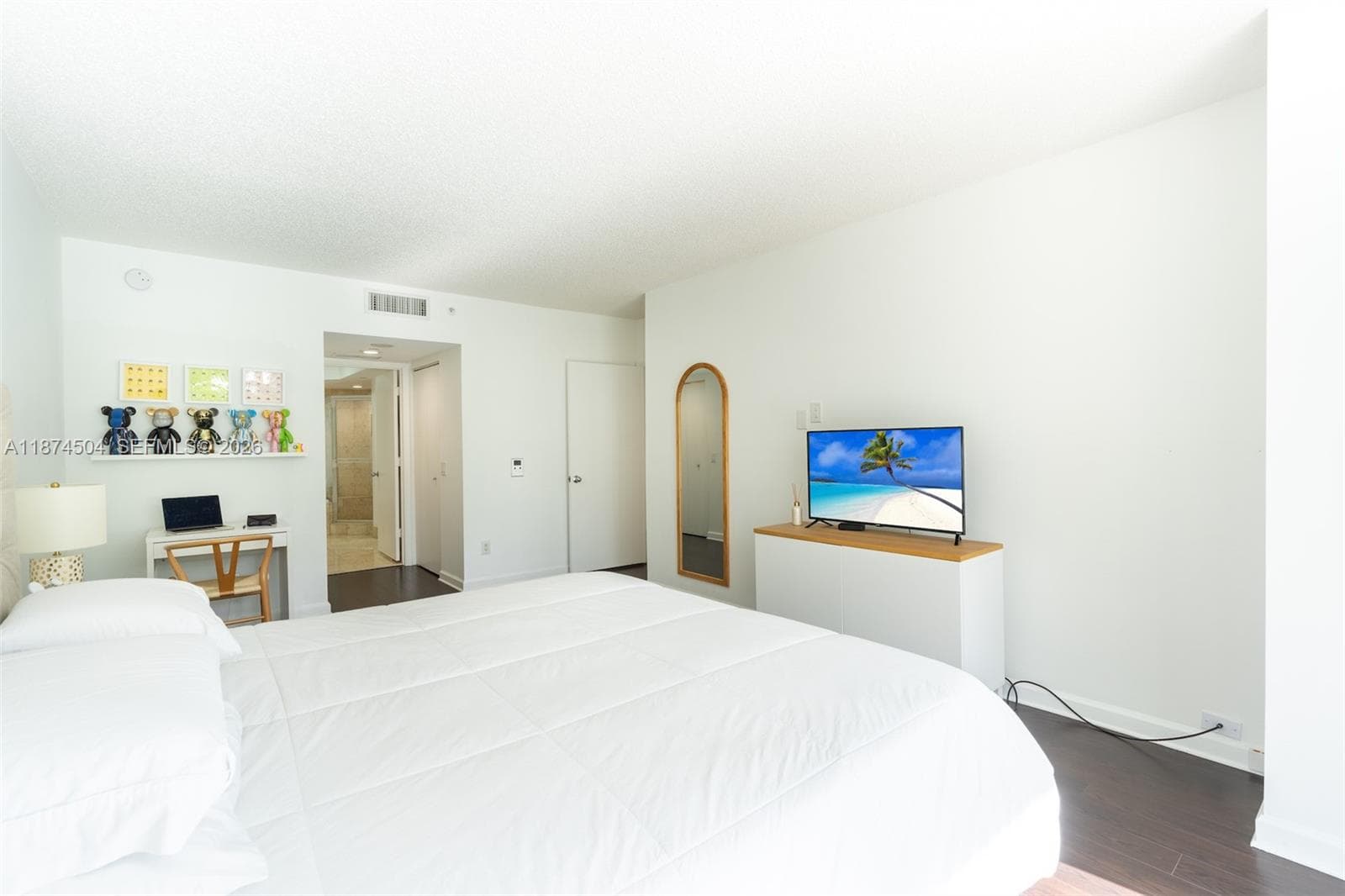 21055 Yacht Club Dr # 605, Aventura FL 33180 — 17