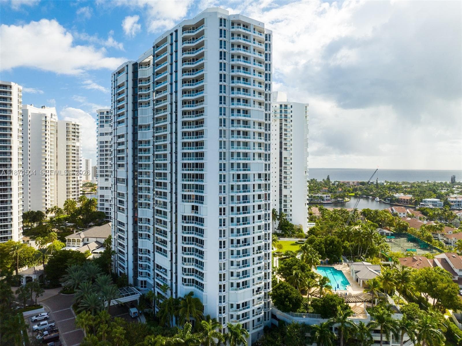 21055 Yacht Club Dr # 605, Aventura FL 33180 — 1