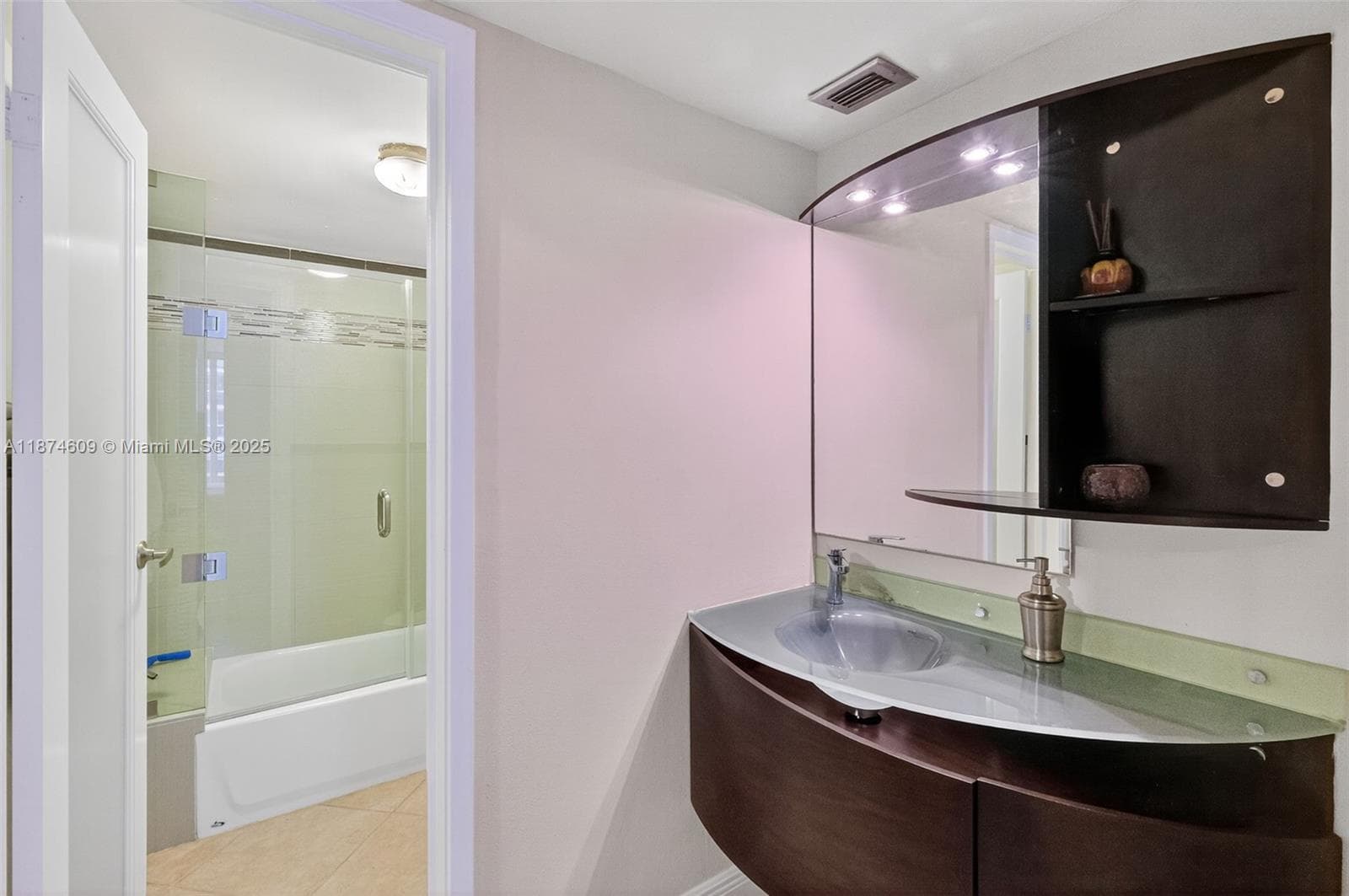 2401 Collins Ave # 1005, Miami Beach FL 33140 — 13