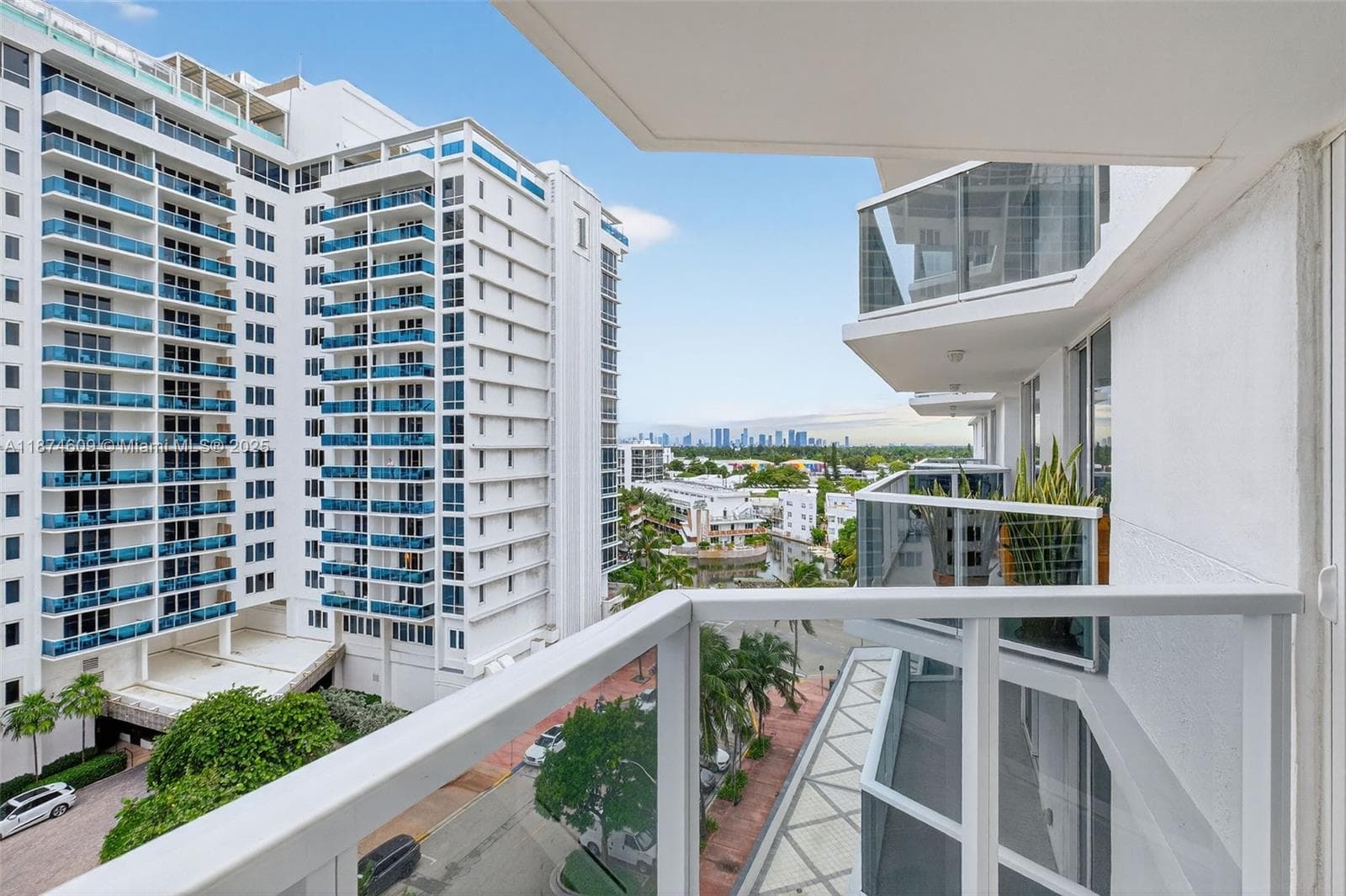 2401 Collins Ave # 1005, Miami Beach FL 33140 — 16