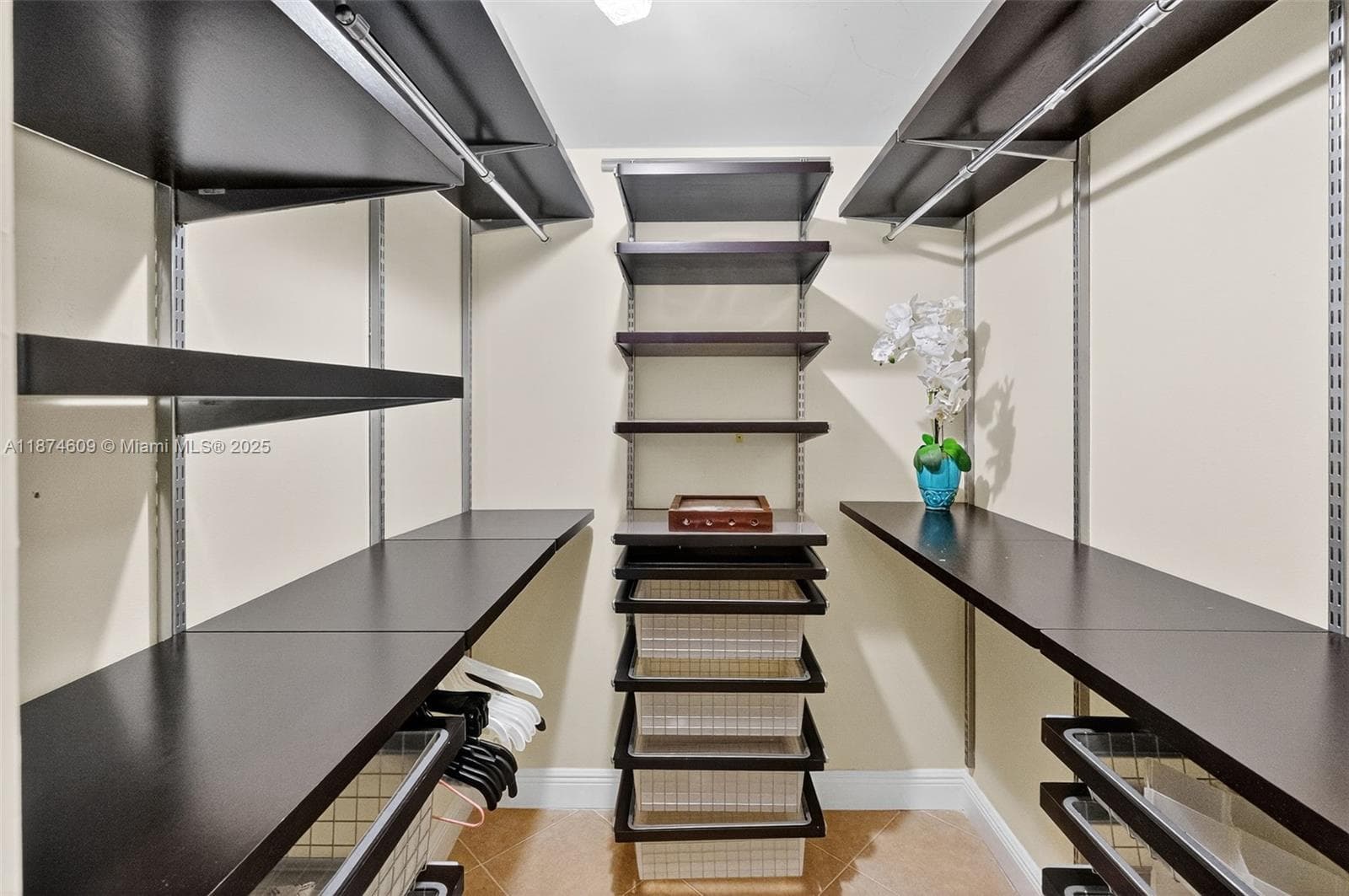 2401 Collins Ave # 1005, Miami Beach FL 33140 — 14