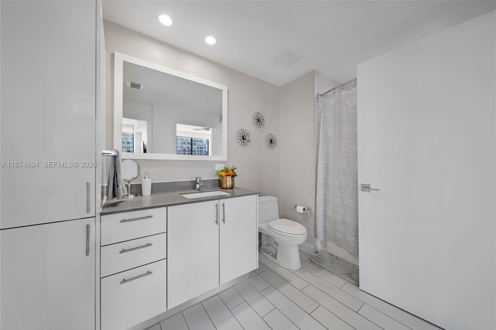 999 SW 1st Ave # 1903, Miami FL 33130 — 14