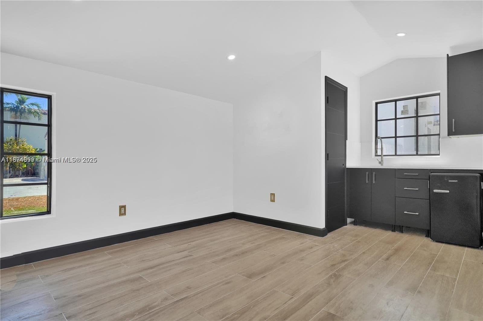 5149 Alton Rd, Miami Beach FL 33140 — 32