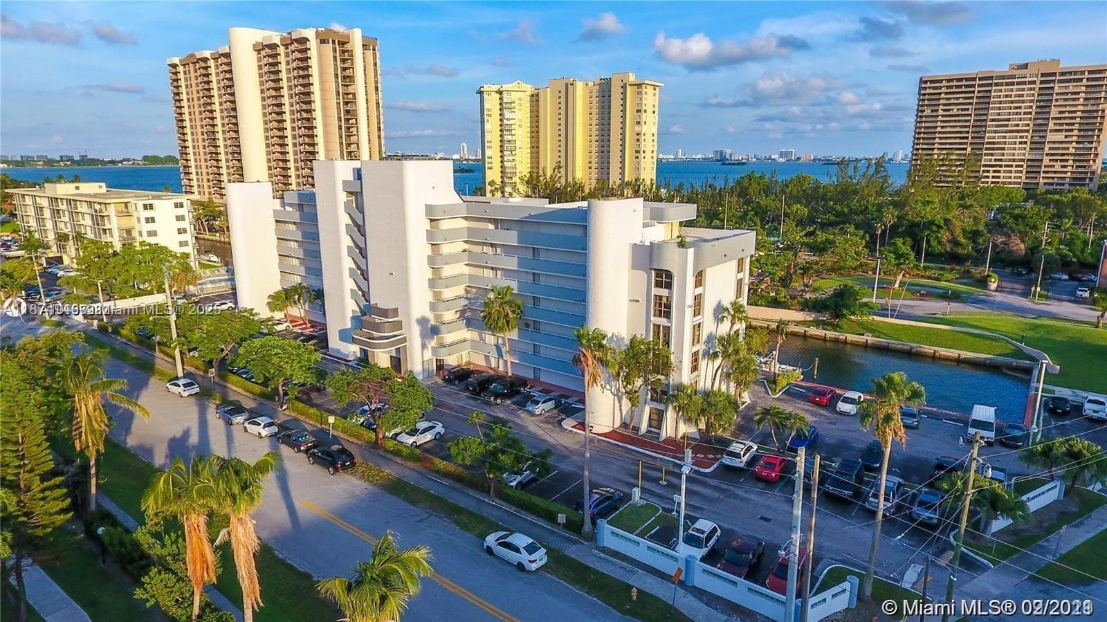 1650 NE 115th St # 403, Miami FL 33181 — 2