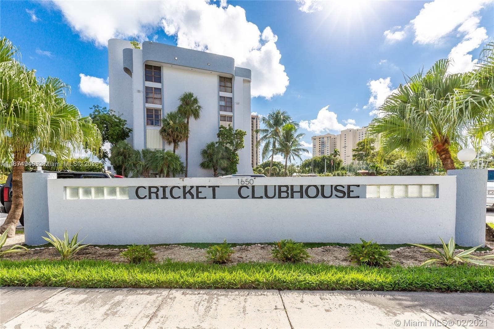 1650 NE 115th St # 403, Miami FL 33181 — 3