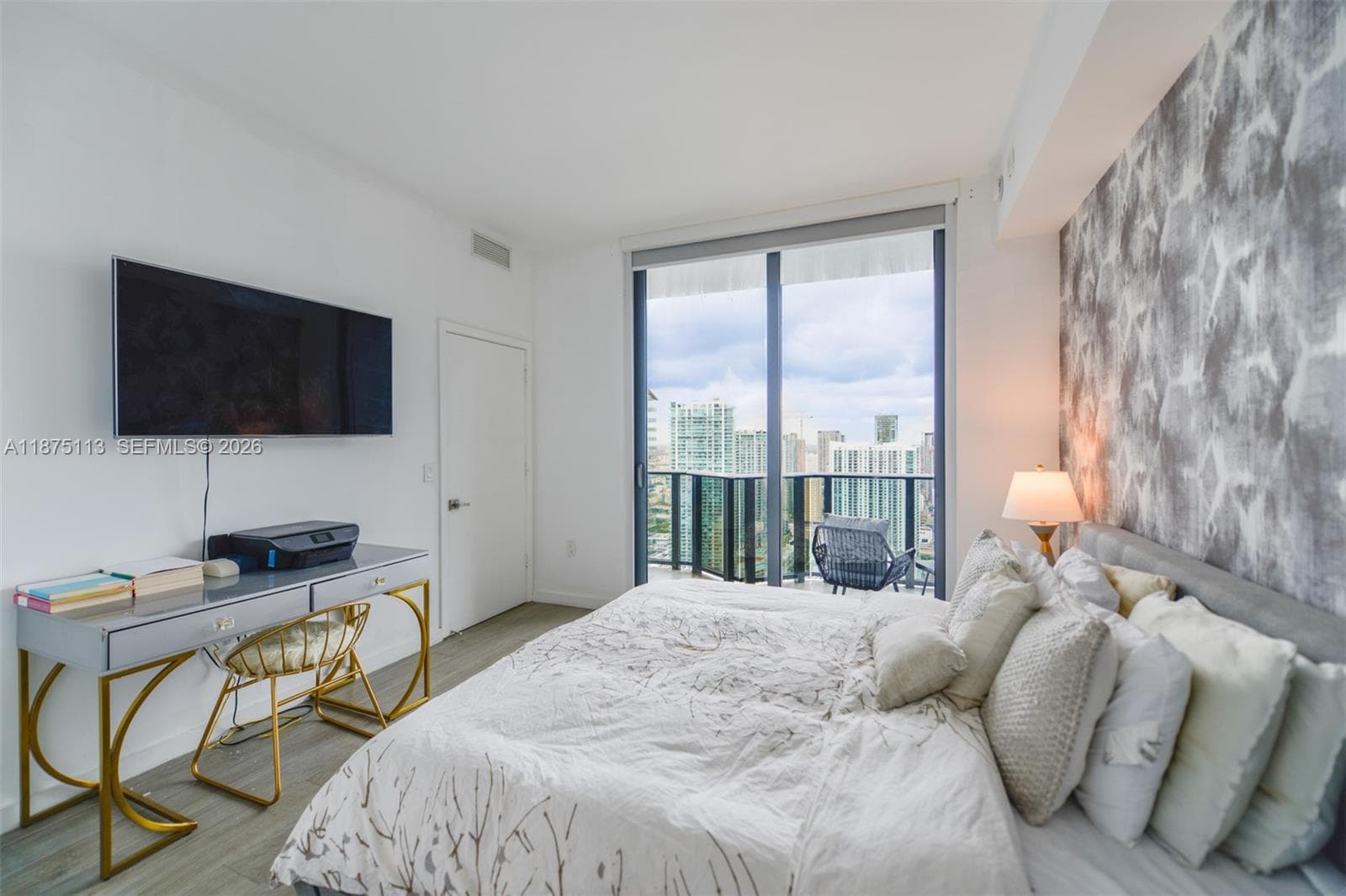 45 SW 9th ST # 4108, Miami FL 33130 — 18