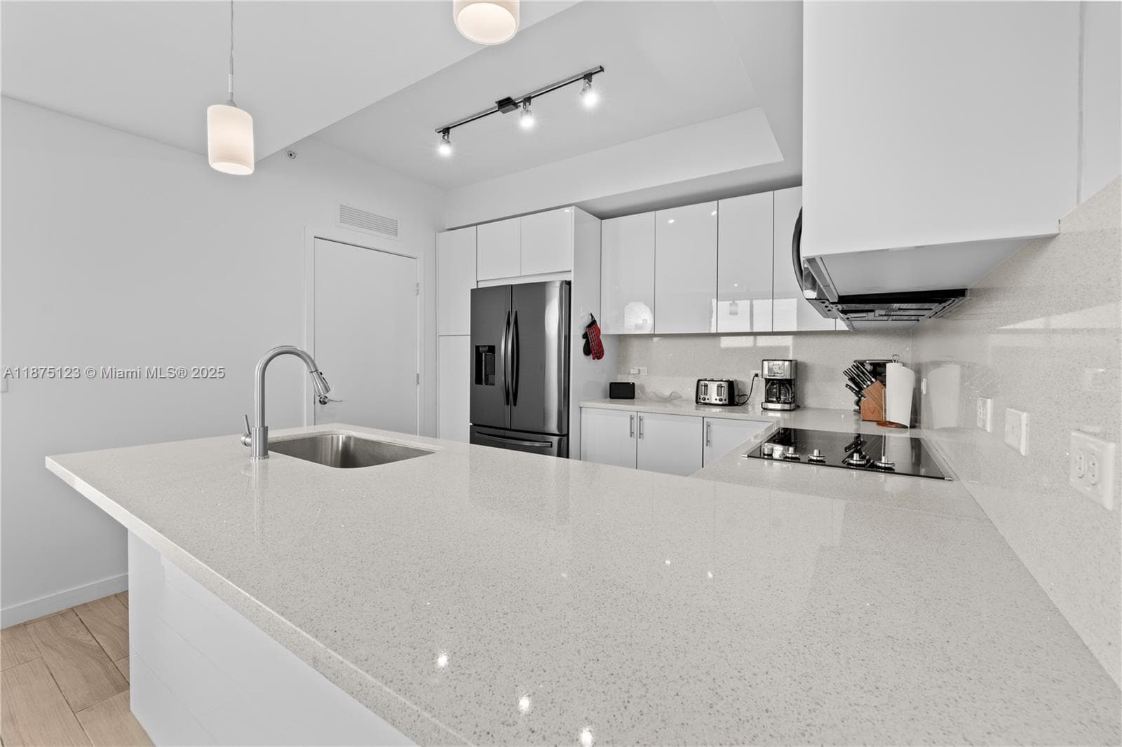 999 SW 1st Ave # 3304, Miami FL 33130 — 2