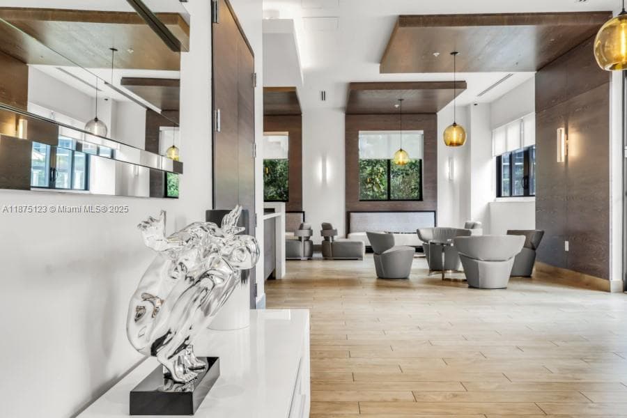 999 SW 1st Ave # 3304, Miami FL 33130 — 24