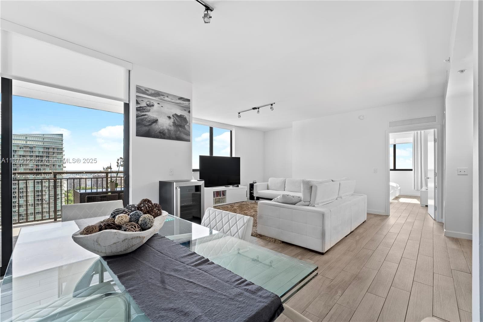 999 SW 1st Ave # 3304, Miami FL 33130 — 18