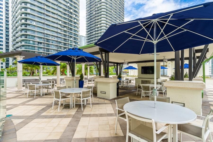 999 SW 1st Ave # 3304, Miami FL 33130 — 19