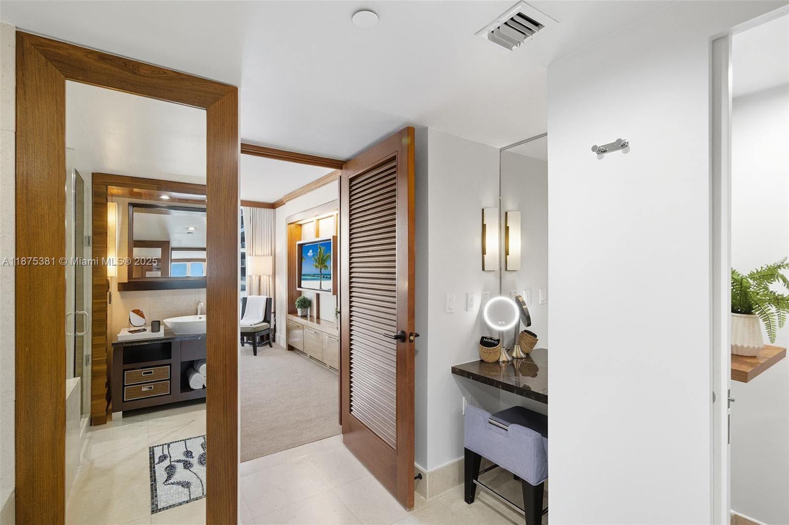 Central Carillon Beach Co, Miami Beach, FL — 23