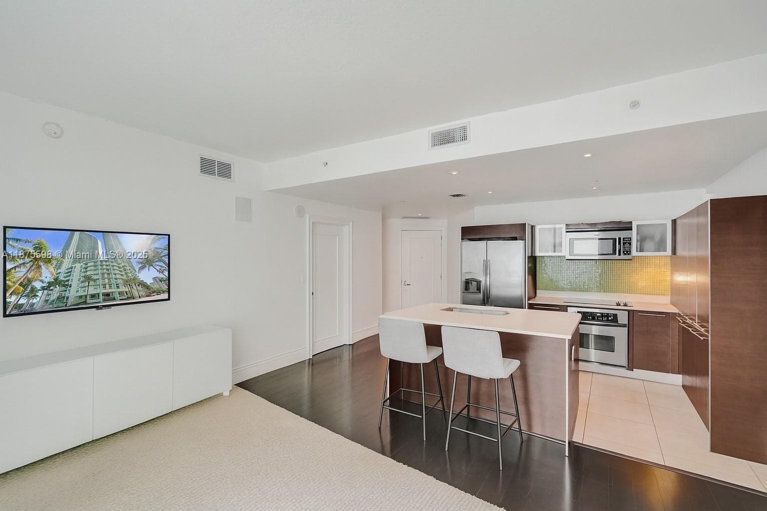 1900 N Bayshore Dr # 3207, Miami FL 33132 — 2