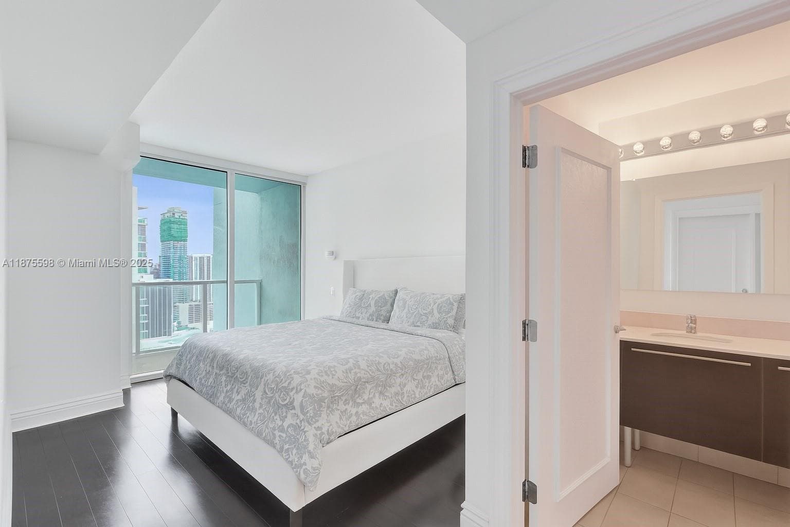 1900 N Bayshore Dr # 3207, Miami FL 33132 — 3