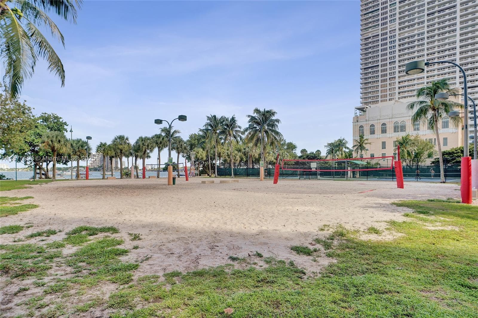 1900 N Bayshore Dr # 3207, Miami FL 33132 — 36