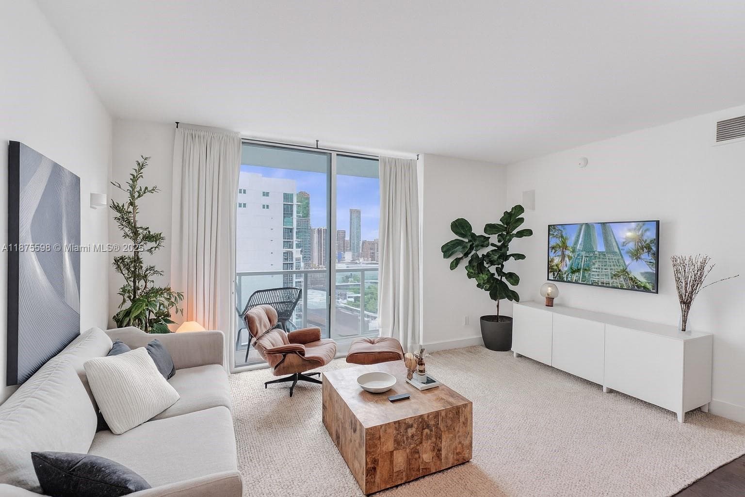 1900 N Bayshore Dr # 3207, Miami FL 33132 — 1