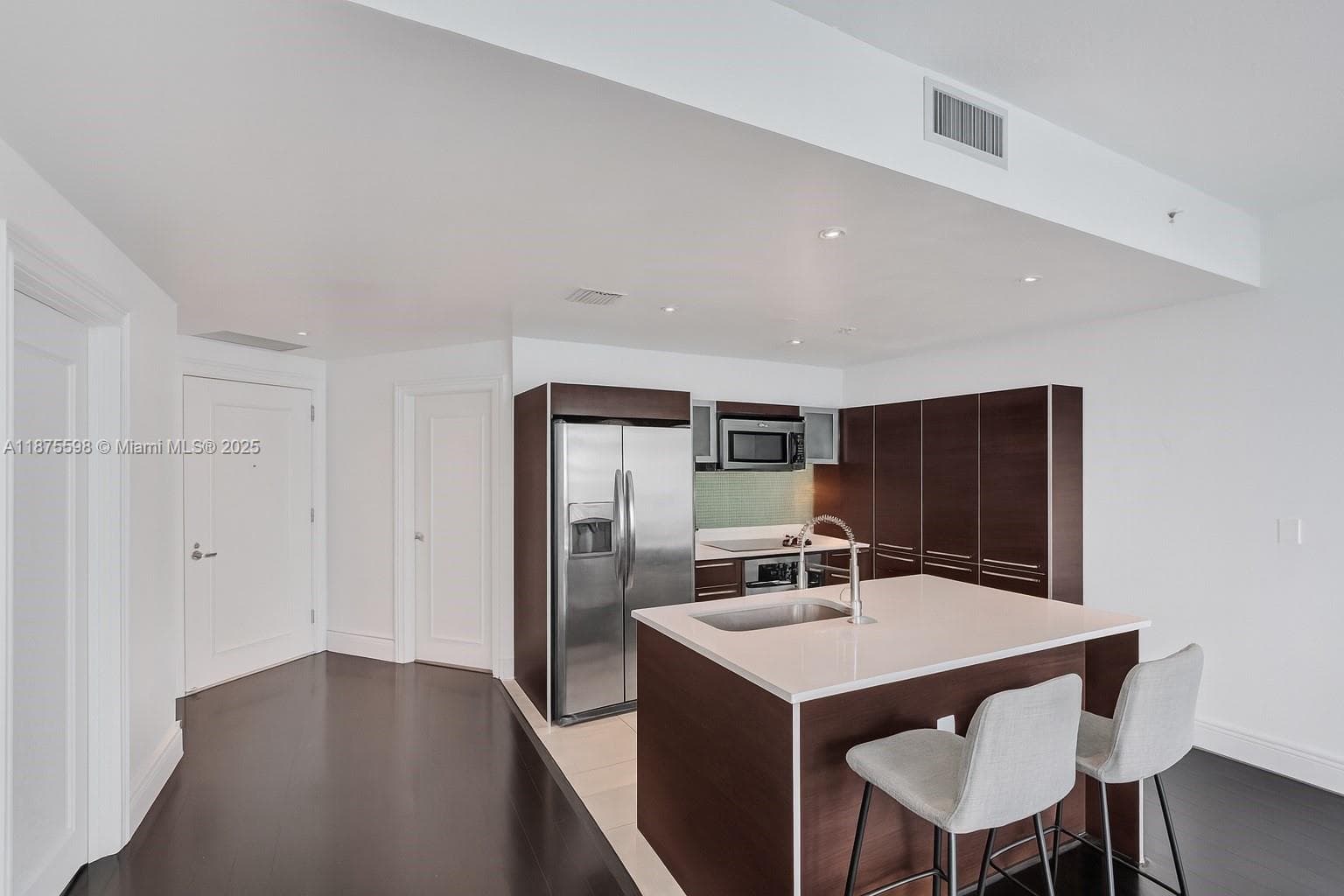 1900 N Bayshore Dr # 3207, Miami FL 33132 — 9
