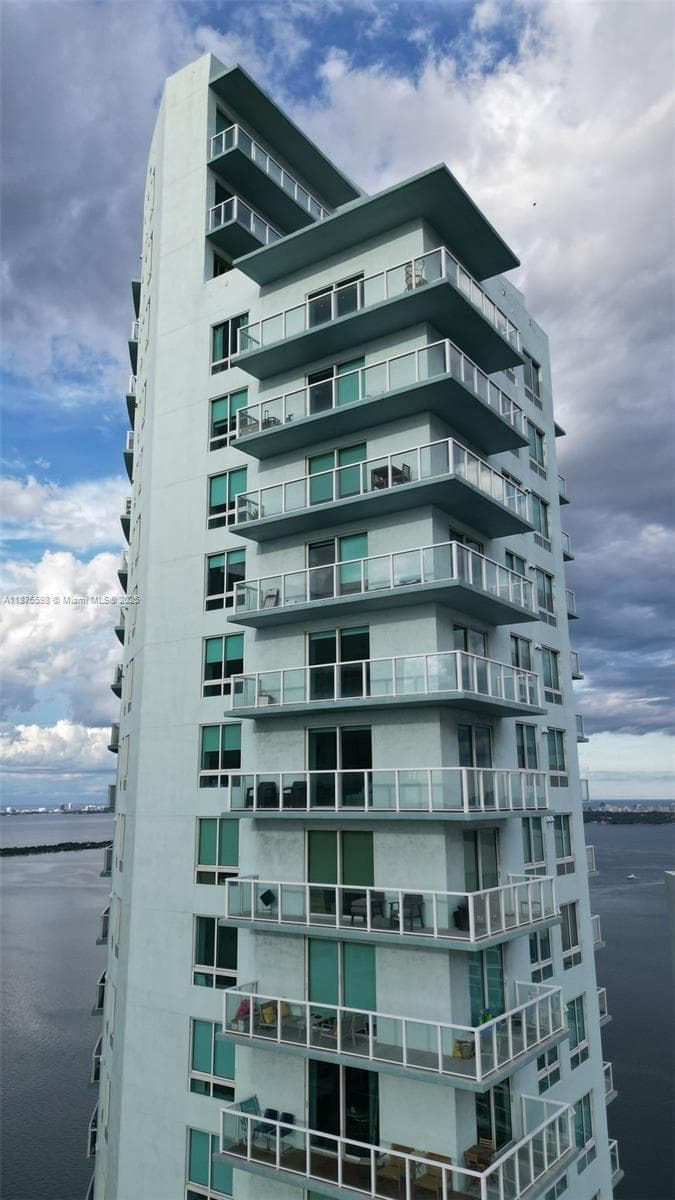 1900 N Bayshore Dr # 3207, Miami FL 33132 — 18