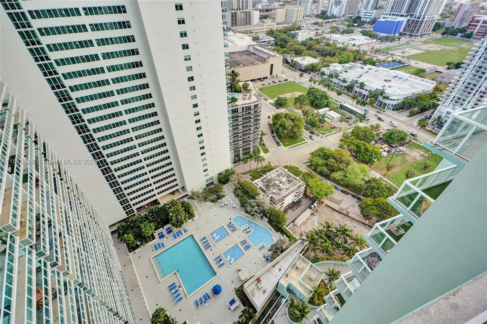 1900 N Bayshore Dr # 3207, Miami FL 33132 — 19
