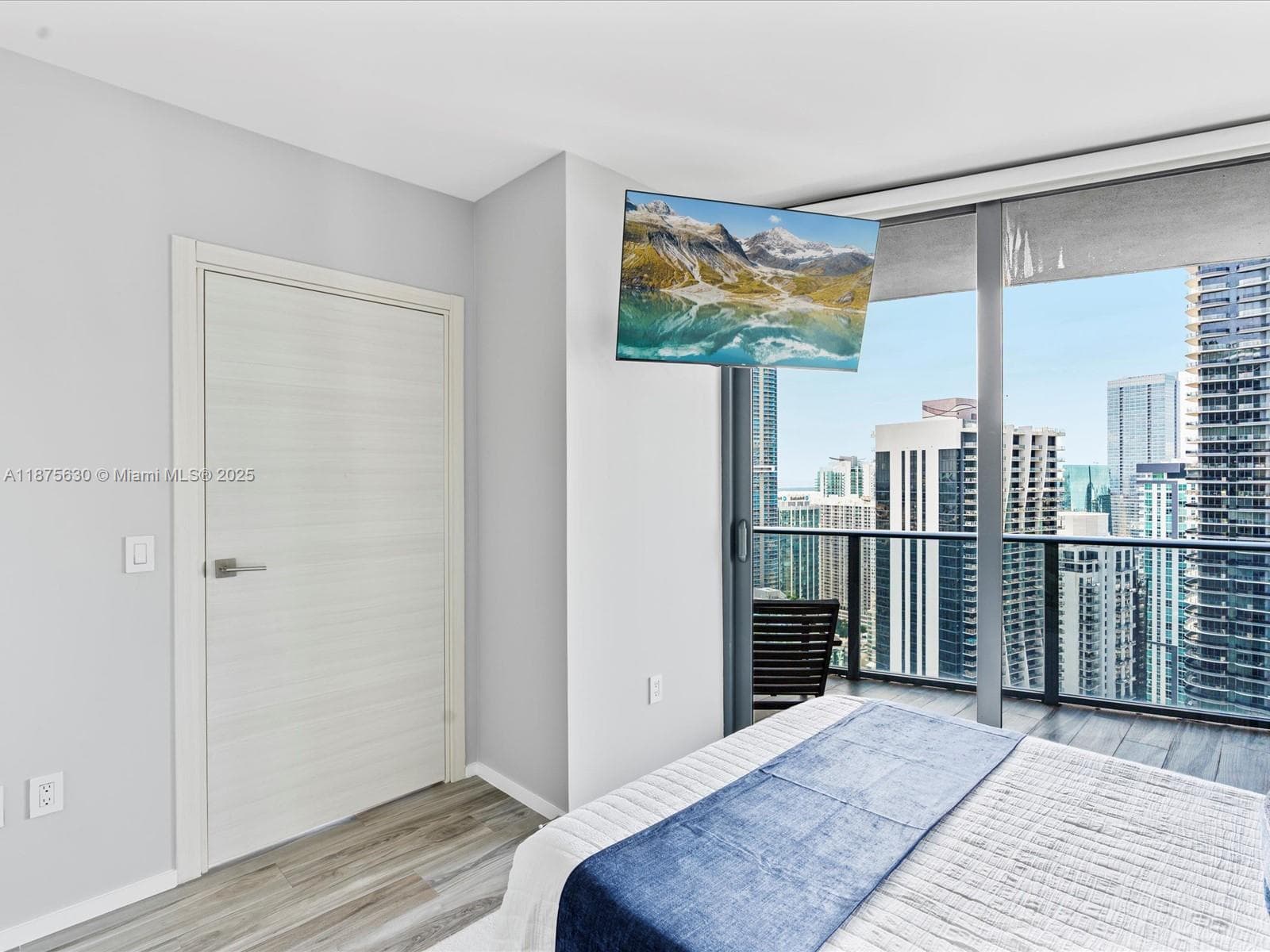 801 S Miami Ave # 4402, Miami FL 33130 — 36