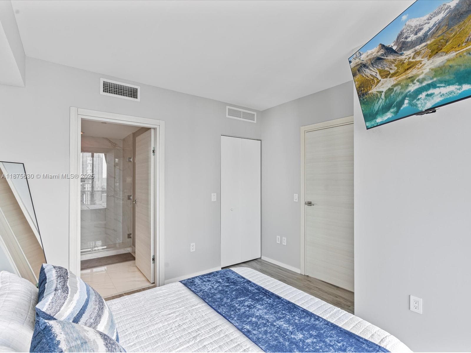 801 S Miami Ave # 4402, Miami FL 33130 — 34