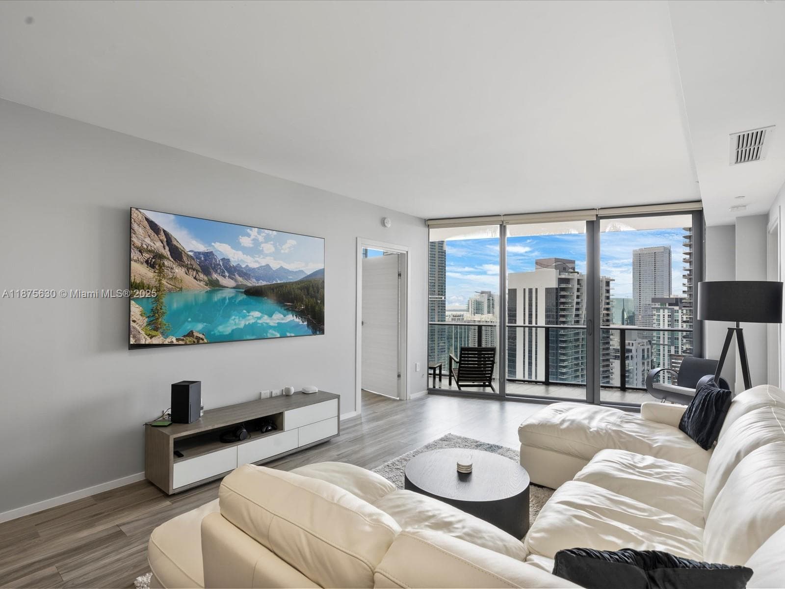 801 S Miami Ave # 4402, Miami FL 33130 — 10