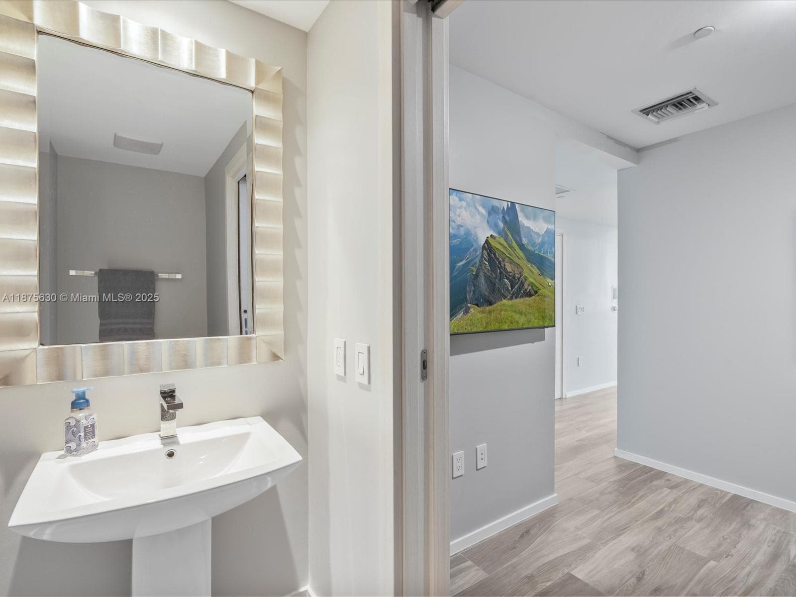 801 S Miami Ave # 4402, Miami FL 33130 — 19