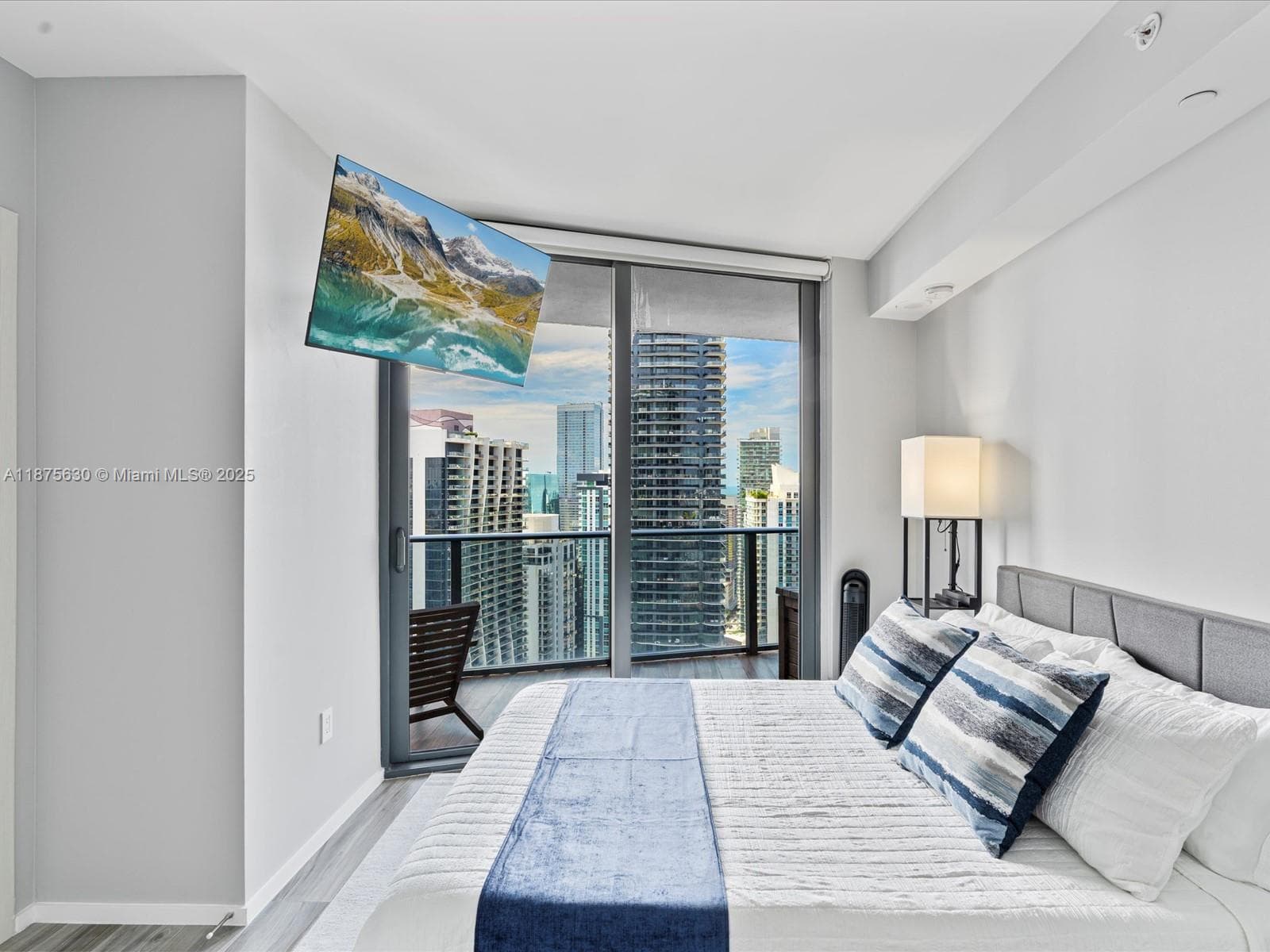 801 S Miami Ave # 4402, Miami FL 33130 — 35