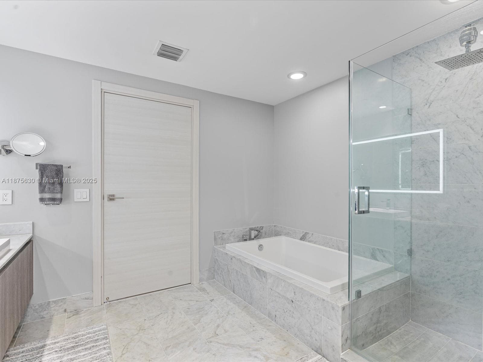 801 S Miami Ave # 4402, Miami FL 33130 — 31