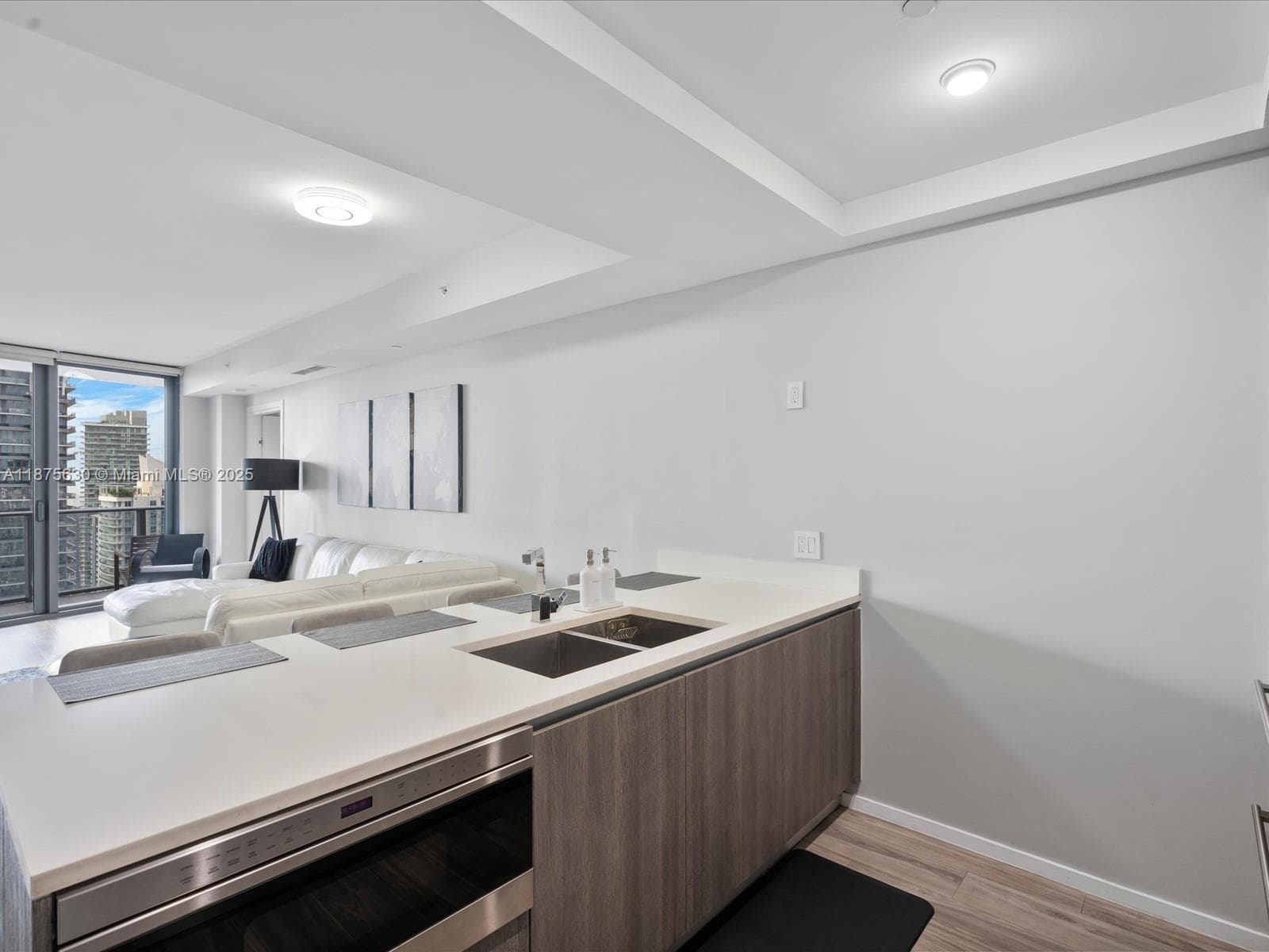 801 S Miami Ave # 4402, Miami FL 33130 — 8