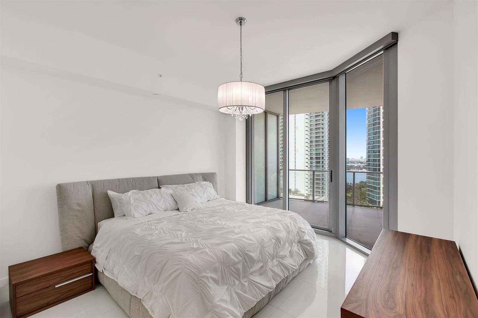 851 NE 1st Avenue # 2005, Miami FL 33132 — 12