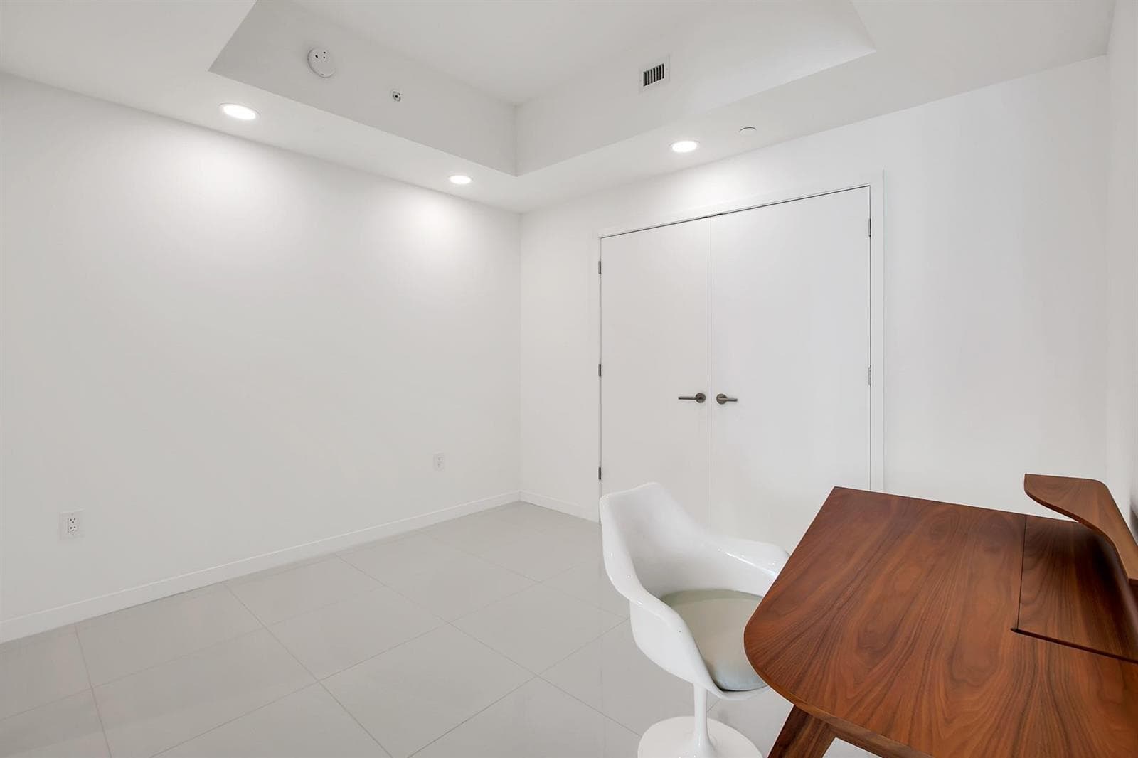 851 NE 1st Avenue # 2005, Miami FL 33132 — 10