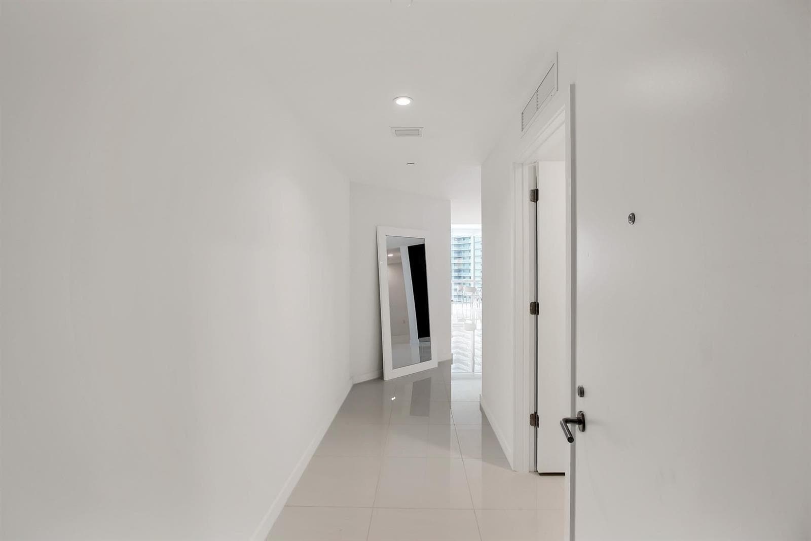 851 NE 1st Avenue # 2005, Miami FL 33132 — 11