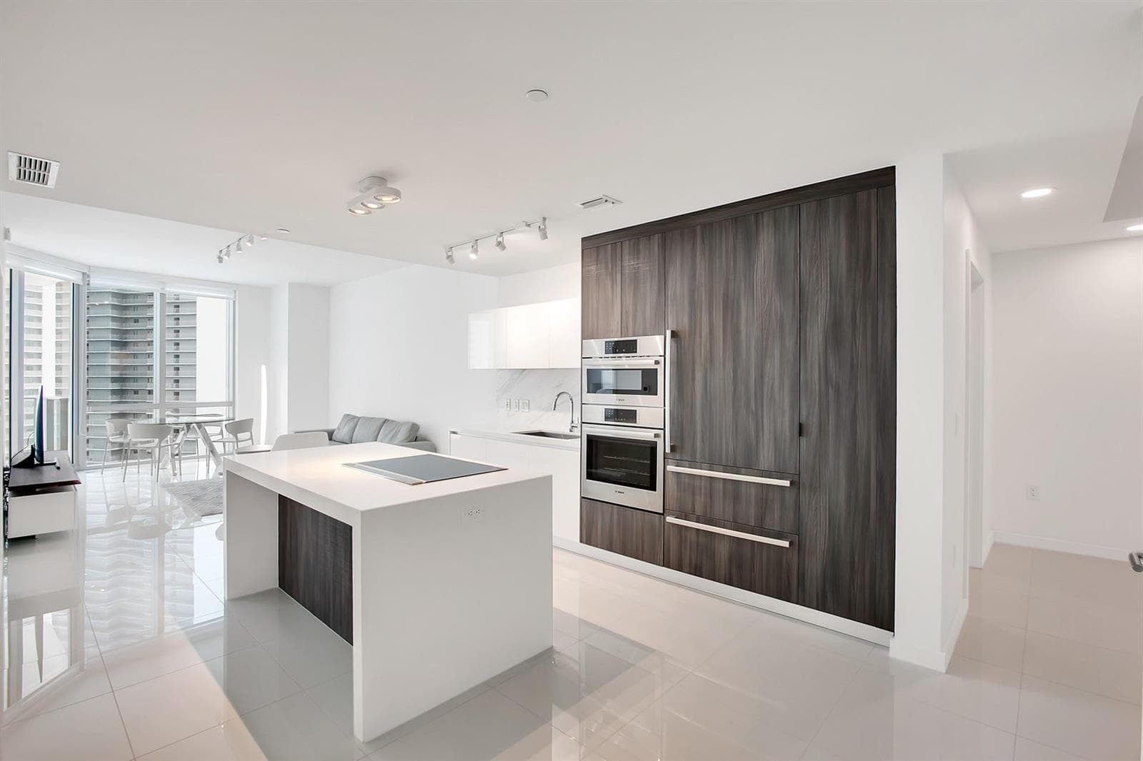 851 NE 1st Avenue # 2005, Miami FL 33132 — 8