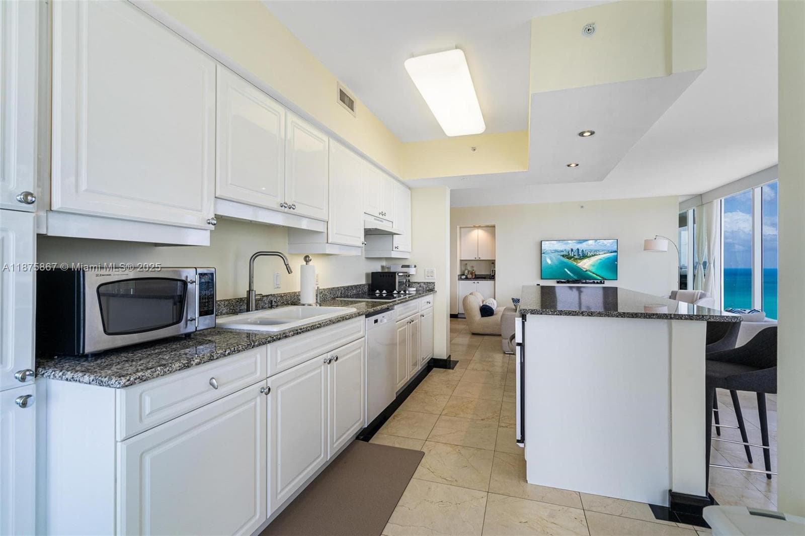 4779 Collins Ave # 2305, Miami Beach FL 33140 — 5