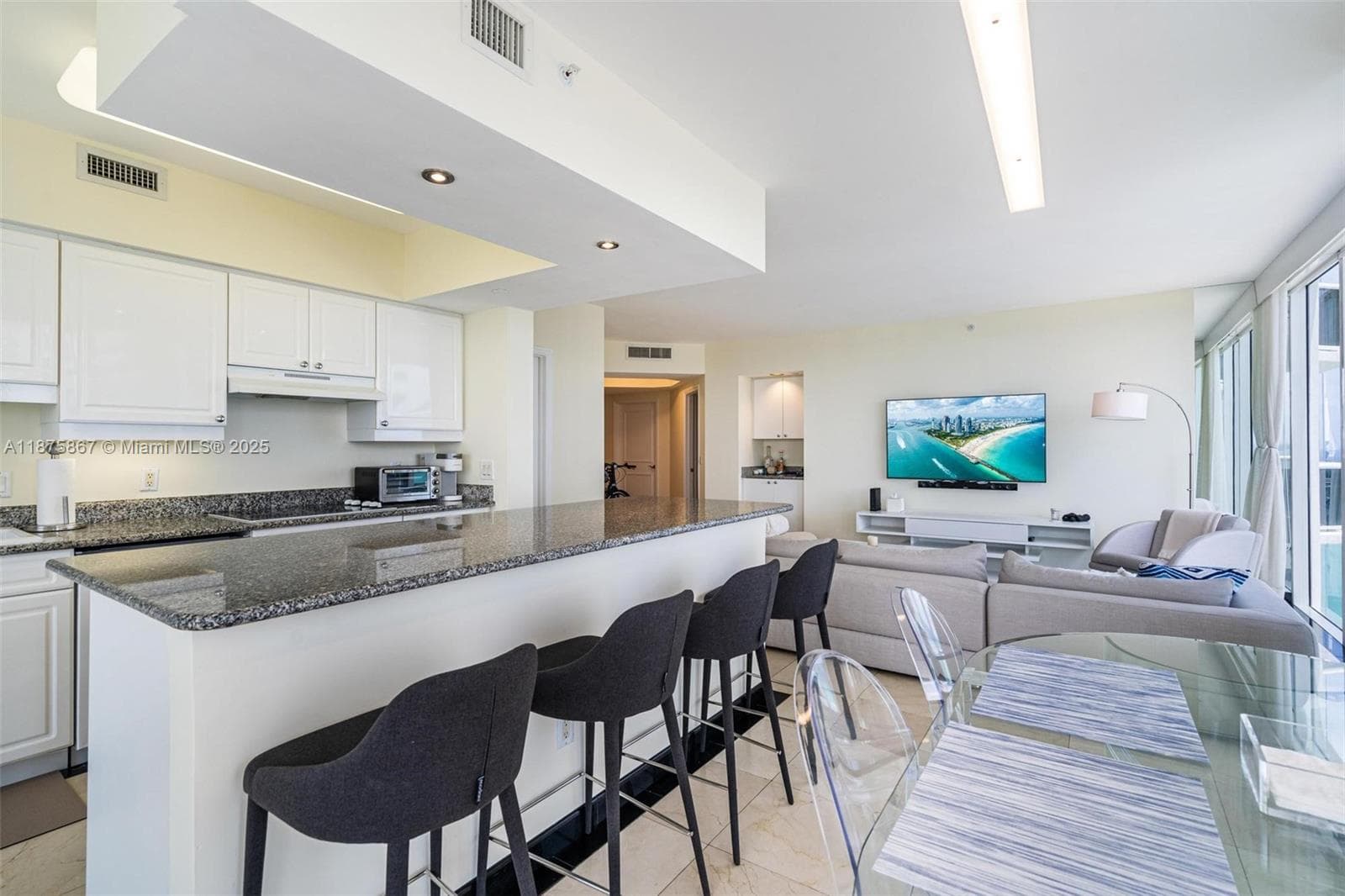 4779 Collins Ave # 2305, Miami Beach FL 33140 — 4