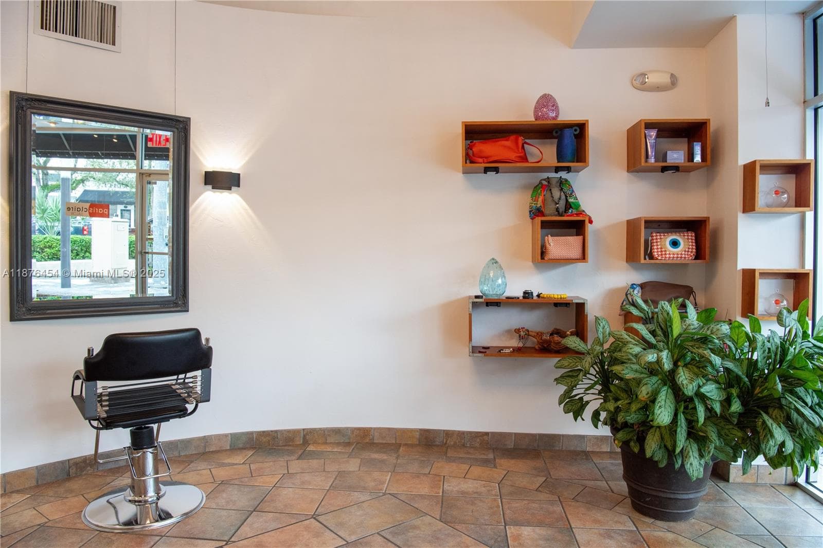 345 MIRACLE MILE, Coral Gables FL 33134 — 6